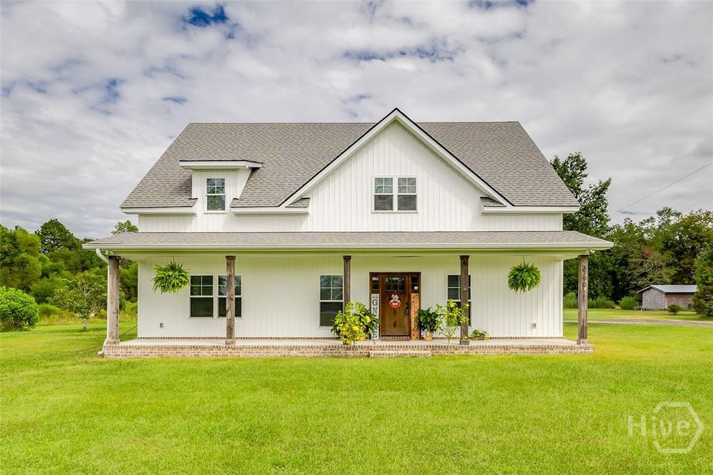 Image 1 of property listing at 3790 Old Dixie S, Springfield, GA 31329