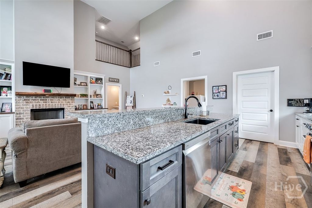 Image 14 of property listing at 3790 Old Dixie S, Springfield, GA 31329