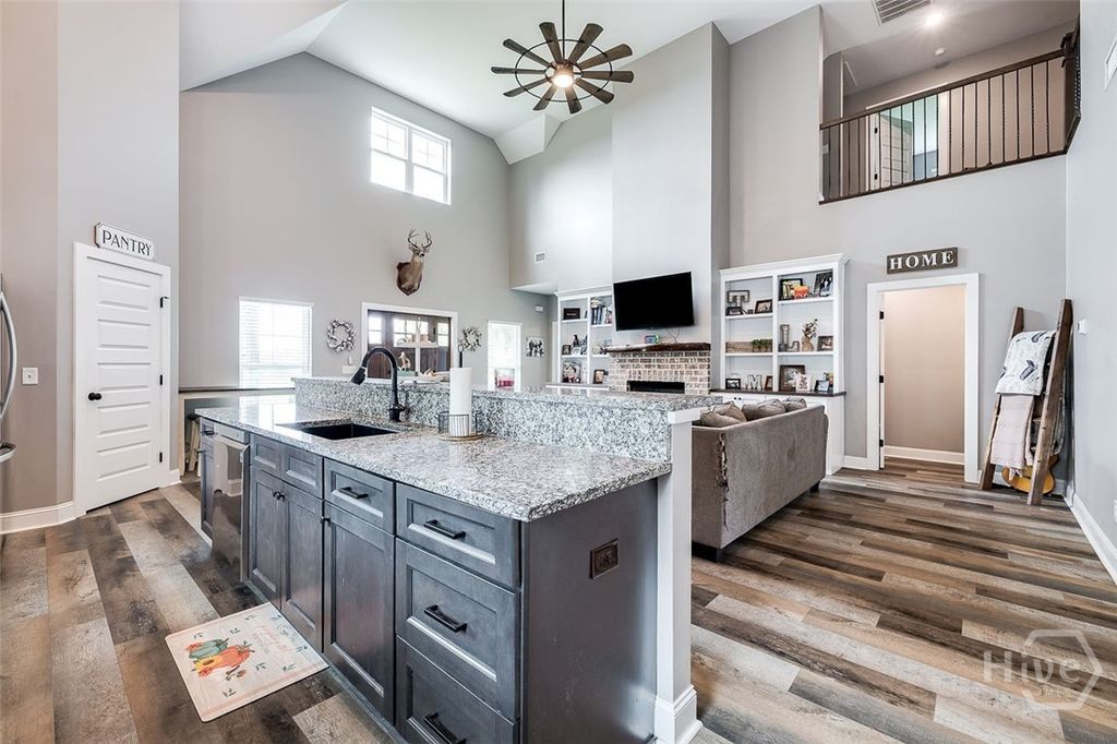 Image 16 of property listing at 3790 Old Dixie S, Springfield, GA 31329