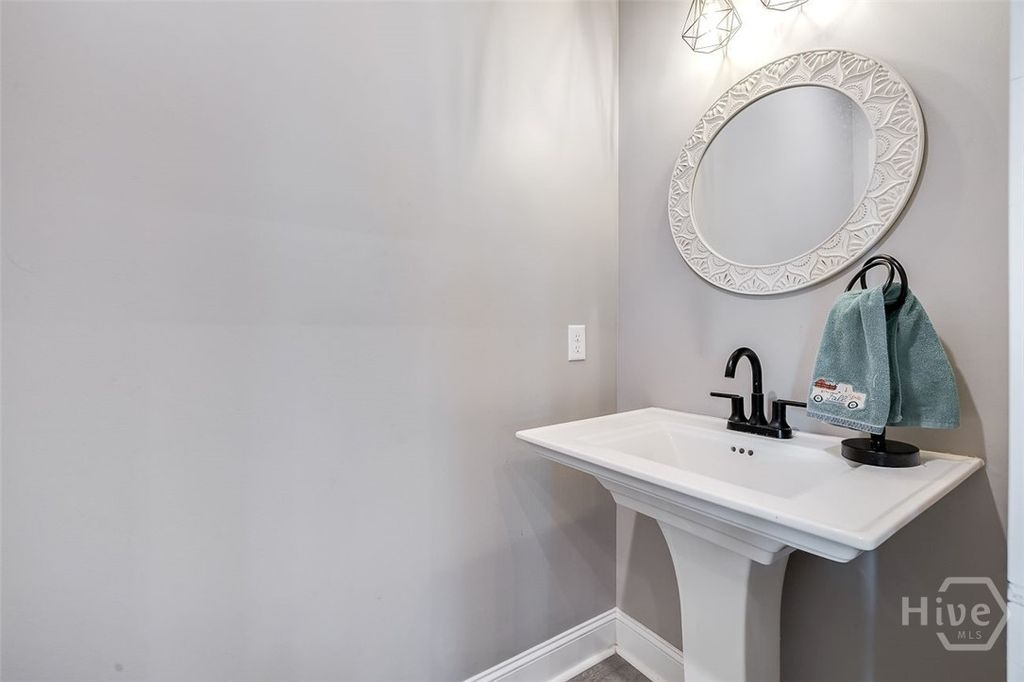 Image 18 of property listing at 3790 Old Dixie S, Springfield, GA 31329