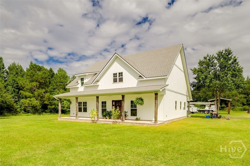 Image 3 of property listing at 3790 Old Dixie S, Springfield, GA 31329