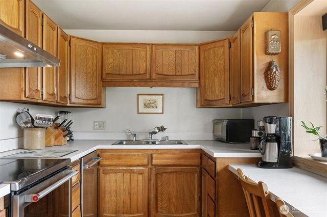 1801 Seaview Avenue, Coupeville, WA 98239