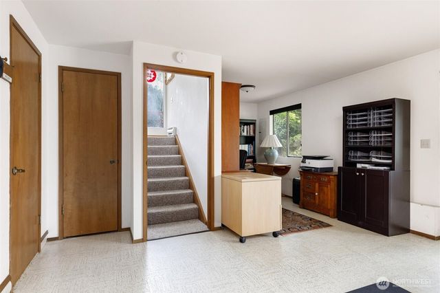 1801 Seaview Avenue, Coupeville, WA 98239