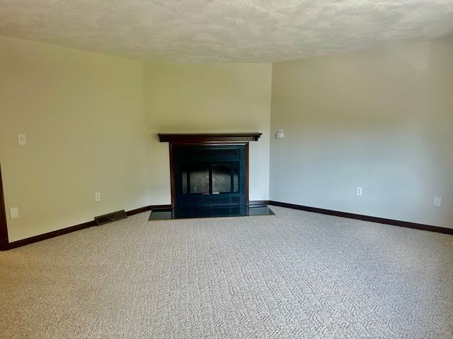 52 Frederick St 26, Dracut, MA 01826