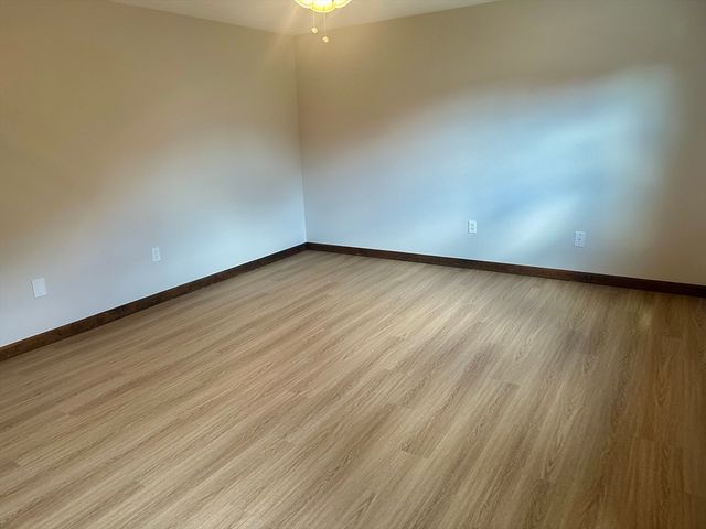 52 Frederick St 26, Dracut, MA 01826
