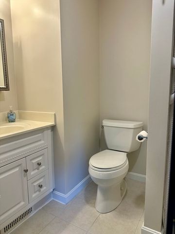 52 Frederick St 26, Dracut, MA 01826