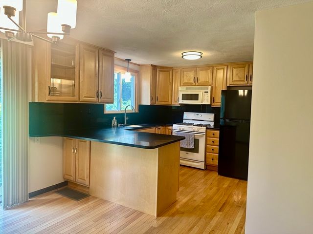 52 Frederick St 26, Dracut, MA 01826