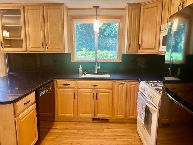 52 Frederick St 26, Dracut, MA 01826