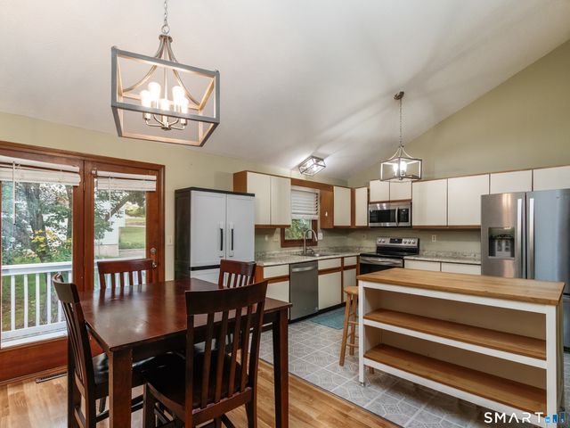 54 Valley View Drive 54, Hamden, CT 06518