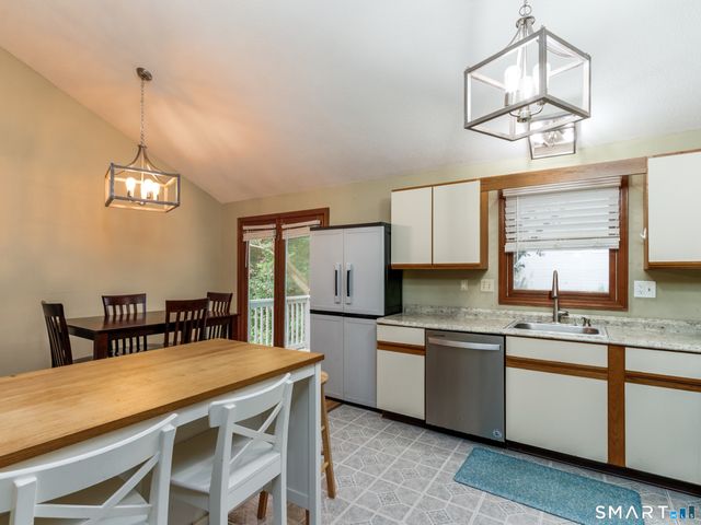 54 Valley View Drive 54, Hamden, CT 06518