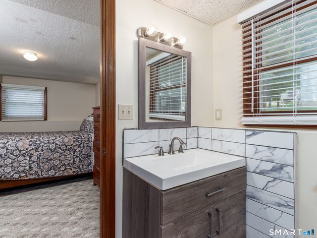 54 Valley View Drive 54, Hamden, CT 06518