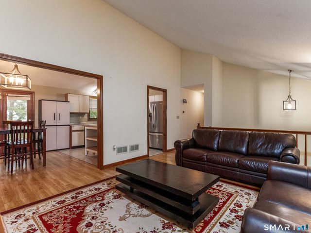 54 Valley View Drive 54, Hamden, CT 06518