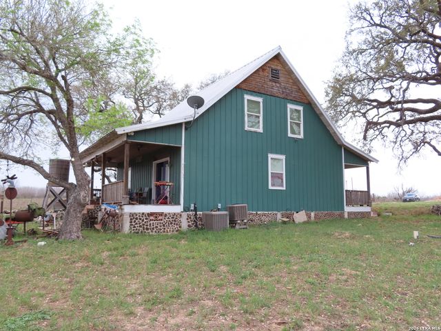 678 TANK HOLLOW RD, Poteet, TX 78065