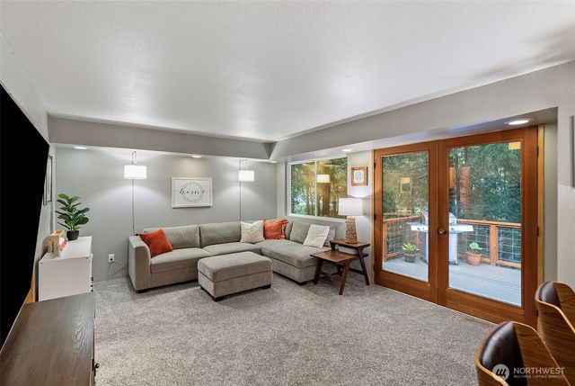 8220 Lariat Trail NW, Bremerton, WA 98311