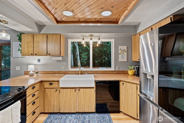 8220 Lariat Trail NW, Bremerton, WA 98311