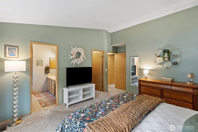8220 Lariat Trail NW, Bremerton, WA 98311