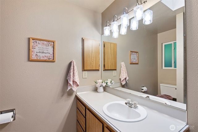 8220 Lariat Trail NW, Bremerton, WA 98311