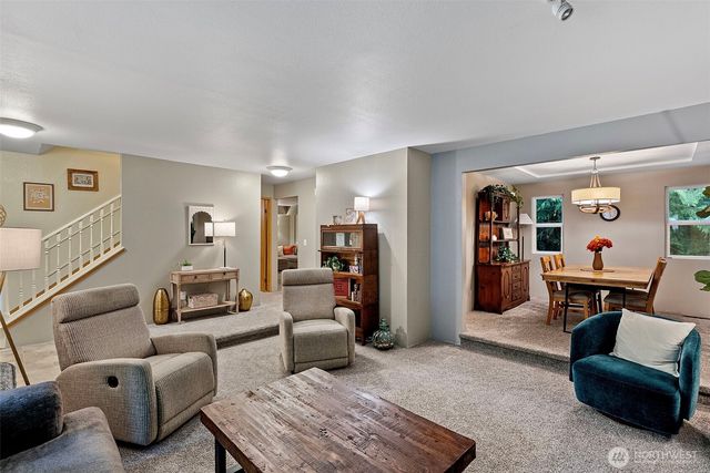 8220 Lariat Trail NW, Bremerton, WA 98311
