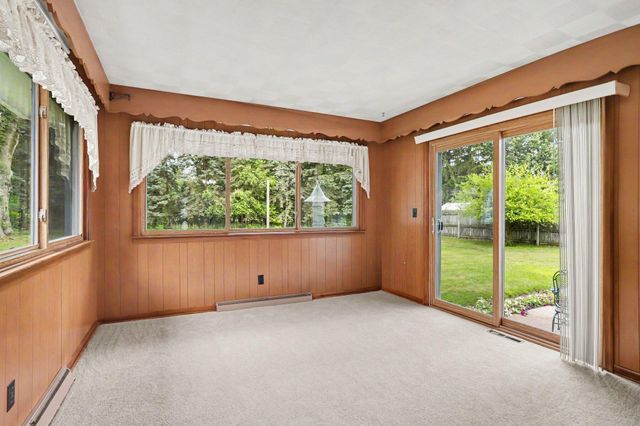 8904 Dolphin Street, Portage City, MI 49024