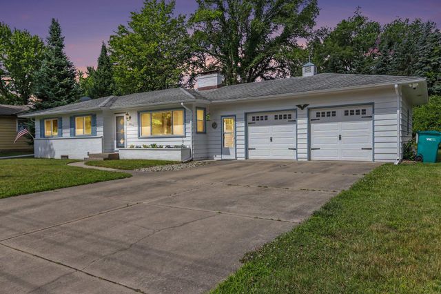 8904 Dolphin Street, Portage City, MI 49024
