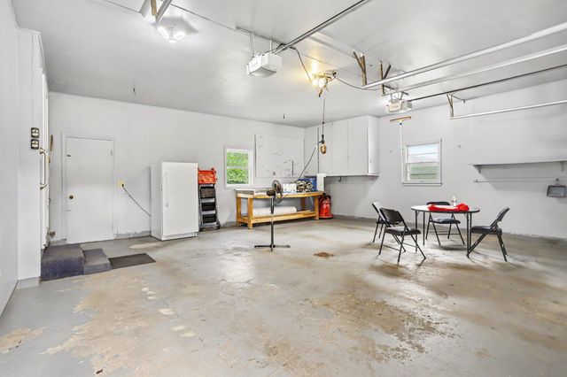 8904 Dolphin Street, Portage City, MI 49024