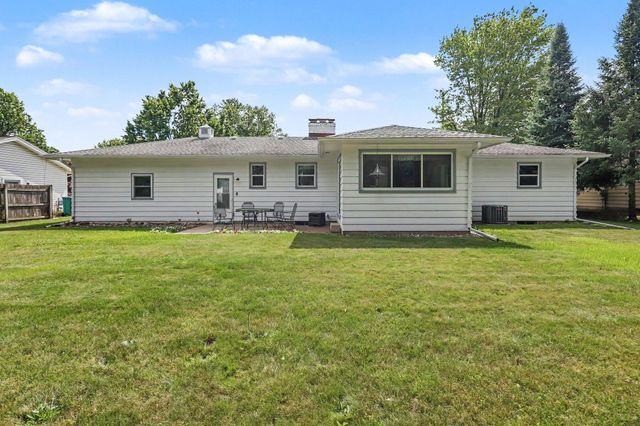8904 Dolphin Street, Portage City, MI 49024