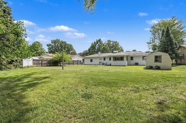 8904 Dolphin Street, Portage City, MI 49024