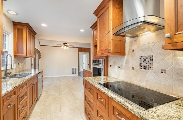 2704 Leisure Drive, Waxhaw, NC 28173