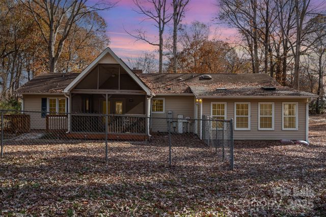 2704 Leisure Drive, Waxhaw, NC 28173