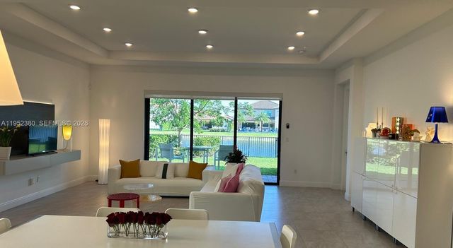 12160 N Baypoint Cir, Parkland, FL 33076