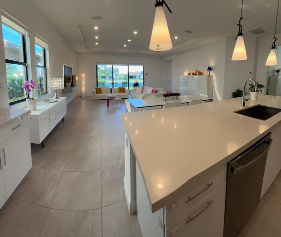 12160 N Baypoint Cir, Parkland, FL 33076