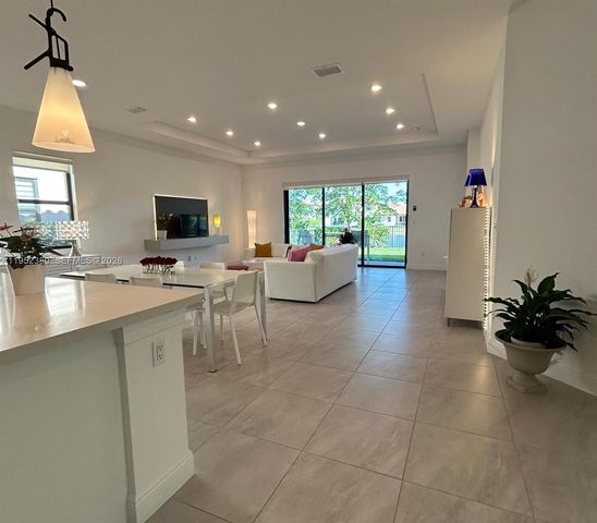 12160 N Baypoint Cir, Parkland, FL 33076