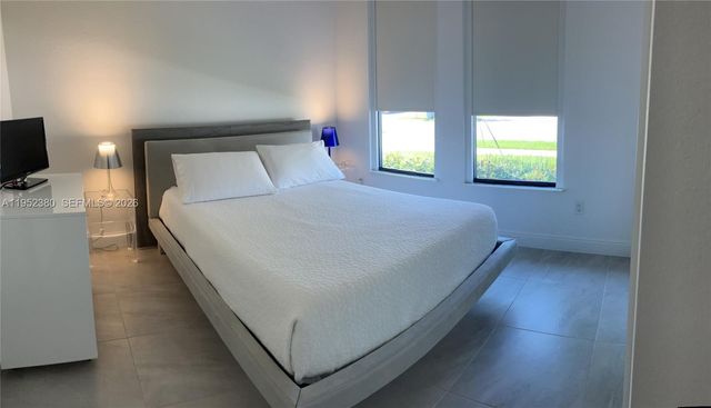 12160 N Baypoint Cir, Parkland, FL 33076