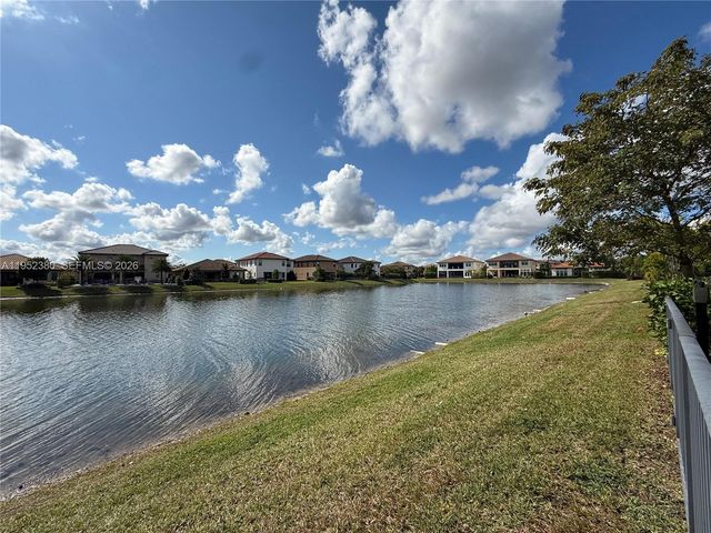12160 N Baypoint Cir, Parkland, FL 33076