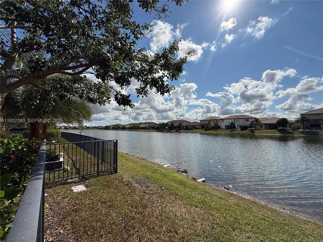 12160 N Baypoint Cir, Parkland, FL 33076