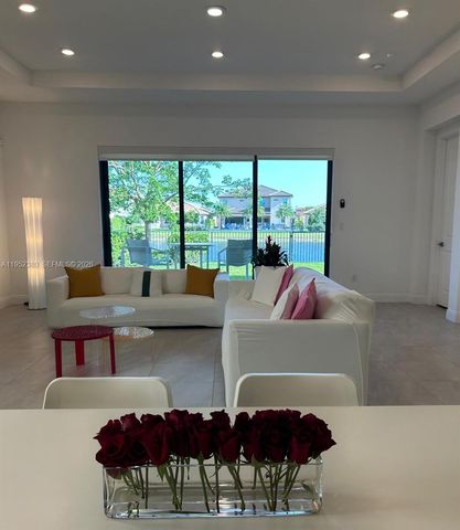 12160 N Baypoint Cir, Parkland, FL 33076