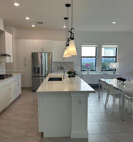 12160 N Baypoint Cir, Parkland, FL 33076