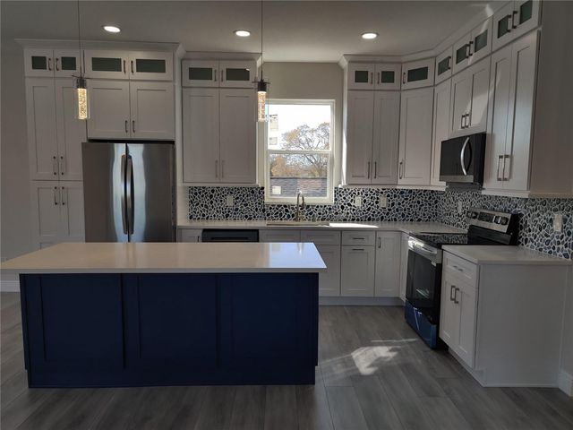 3915 W ROBSON STREET W, Tampa, FL 33614