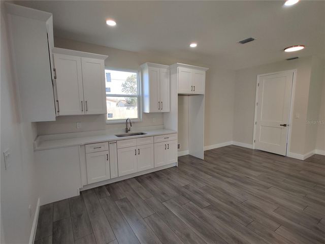 3915 W ROBSON STREET W, Tampa, FL 33614