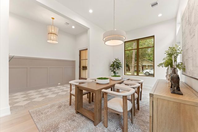 710 E 18th Street, Houston, TX 77008