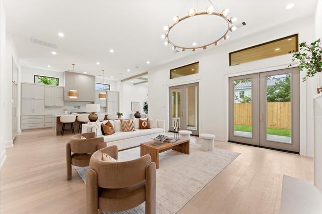 710 E 18th Street, Houston, TX 77008