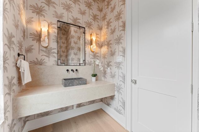 710 E 18th Street, Houston, TX 77008