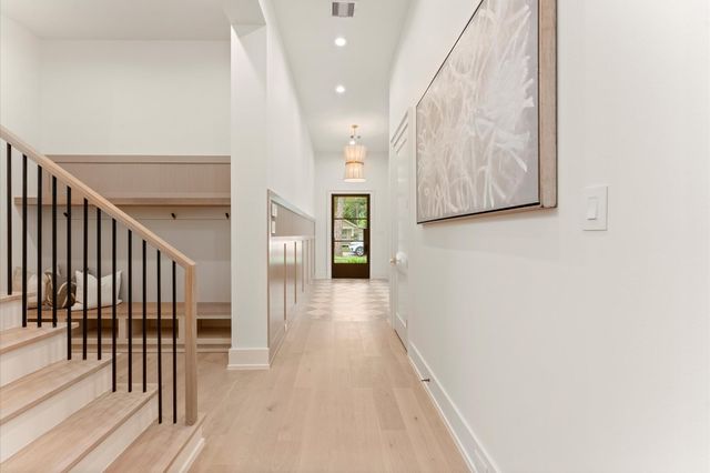 710 E 18th Street, Houston, TX 77008