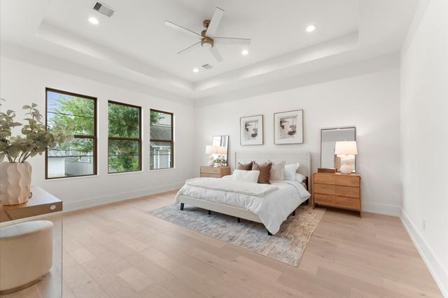 710 E 18th Street, Houston, TX 77008