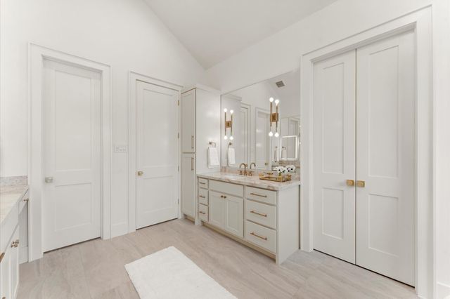 710 E 18th Street, Houston, TX 77008