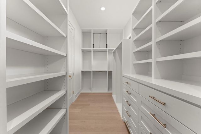 710 E 18th Street, Houston, TX 77008