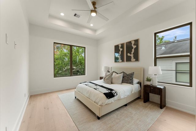 710 E 18th Street, Houston, TX 77008