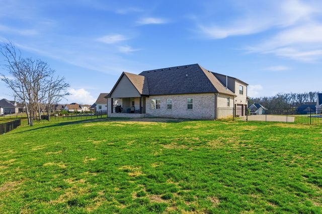 107 Bowwater Pl, Gallatin, TN 37066