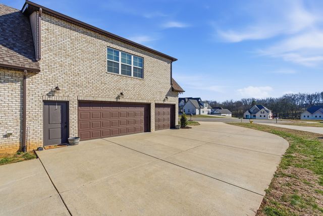 107 Bowwater Pl, Gallatin, TN 37066