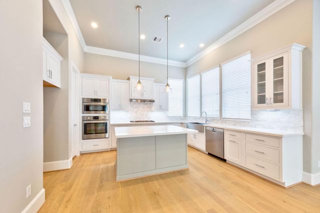 2728 Maxroy Street, Houston, TX 77007